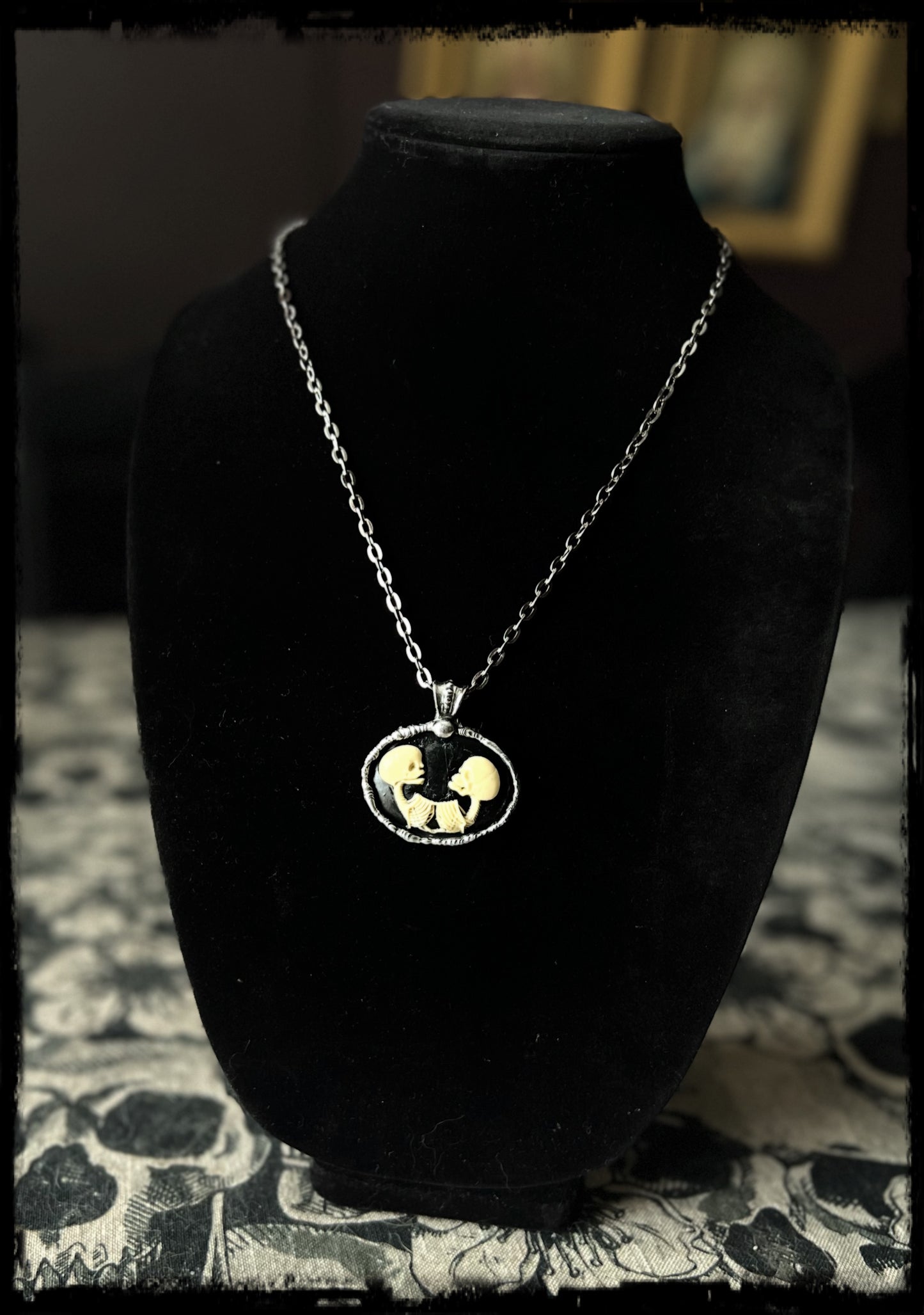 Siamese dream~resin simease twin skeleton Tiffany technique necklace~