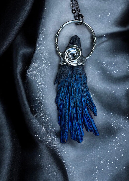 “Voidseer Pendant – Bismuth-Kyanite Halo Necklace”