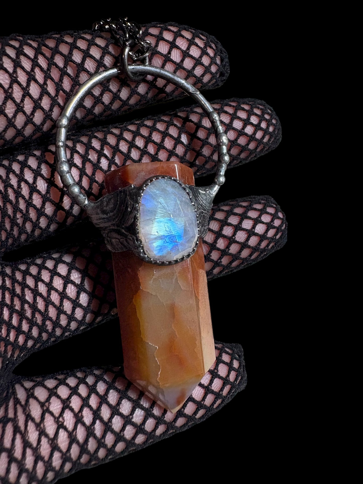 Moonlit Ember-
Handcrafted red carnelian and faceted rainbow moonstone Tiffany technique Crystal Tasman necklace-