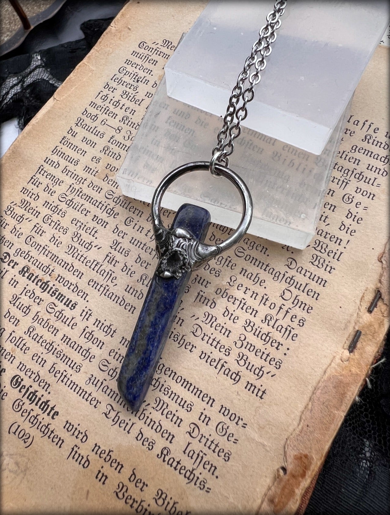 Blue kyanite brutalist style Tiffany Technique crystal layering necklace~